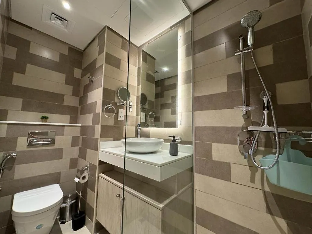 The Seven Palm With Free Rooftop Pool & Beach Dubai