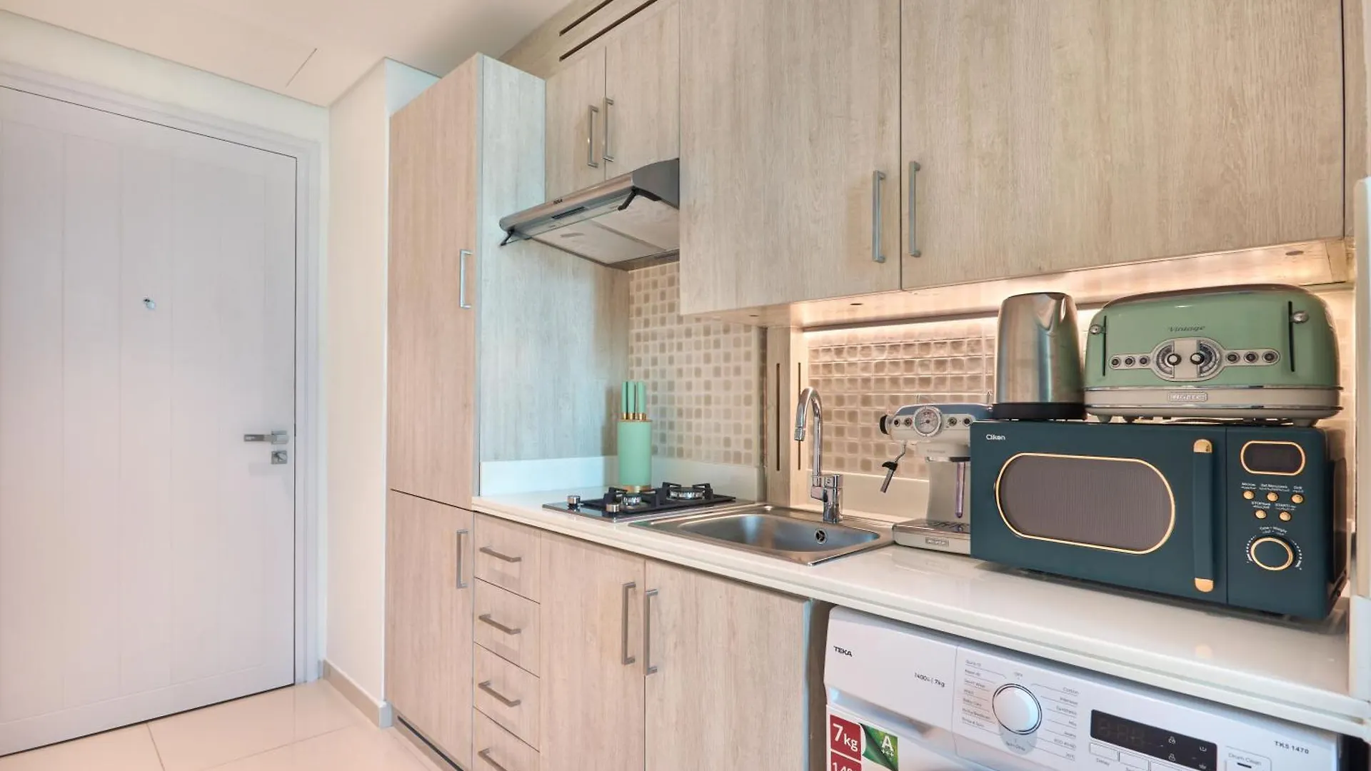Apartment The Seven Palm With Free Rooftop Pool & Beach Dubai