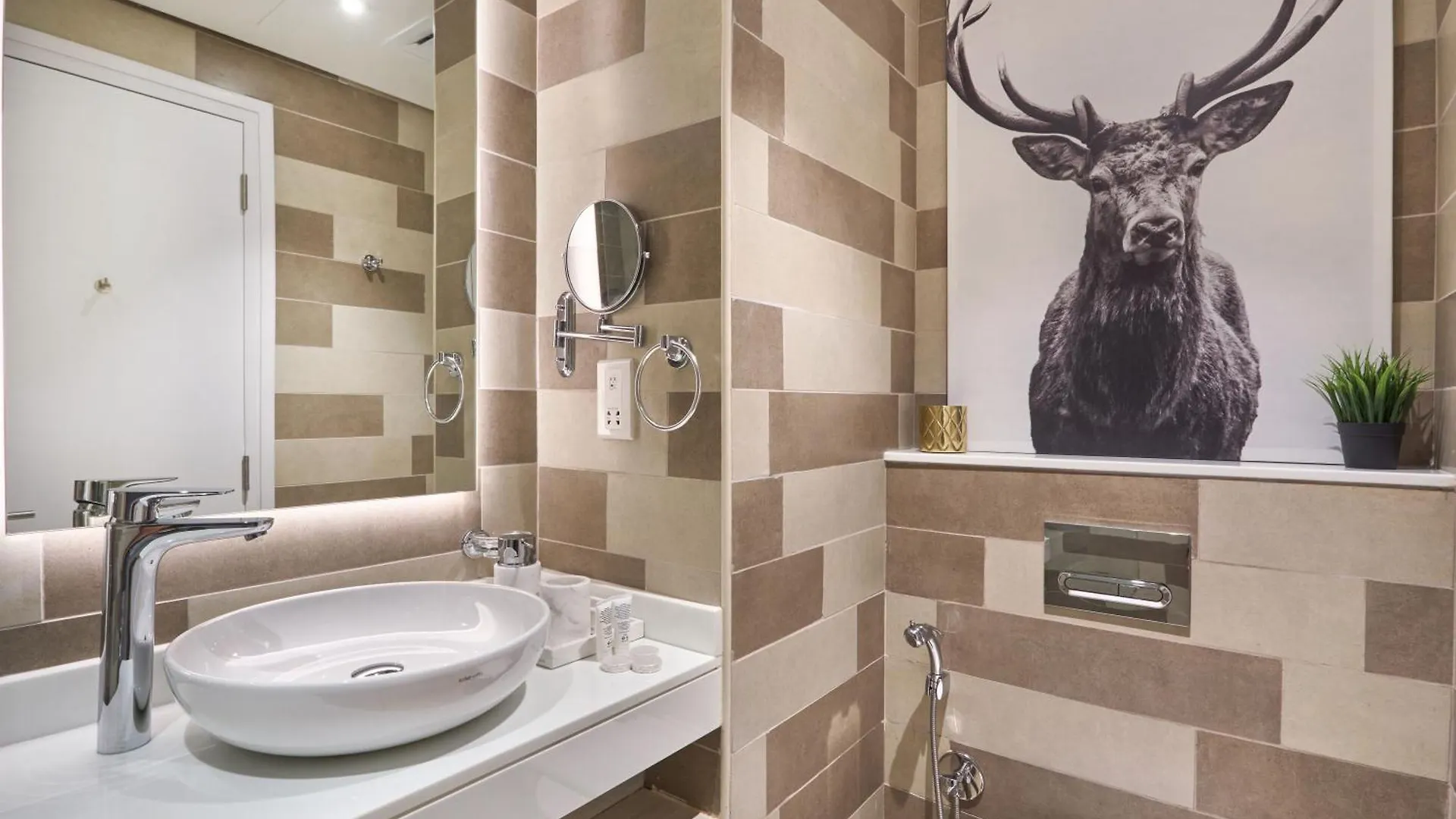 The Seven Palm With Free Rooftop Pool & Beach Dubai Apartment